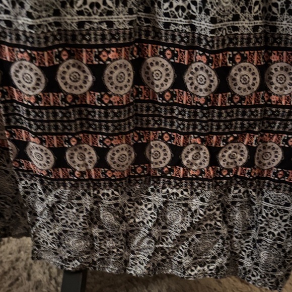 Buttons Black and White Geometric Maxi Dress - Picture 4 of 7